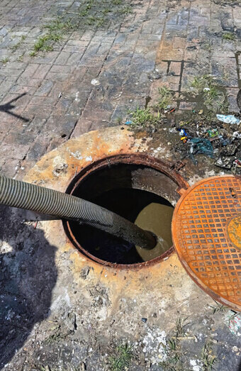 https://plumberinnaloo.com.au/uploads/2025/06/blocked-drains-256136.jpg