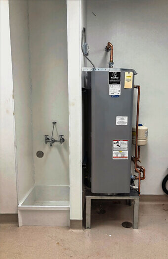 https://plumberinnaloo.com.au/uploads/2025/06/hot-water-257755.jpg